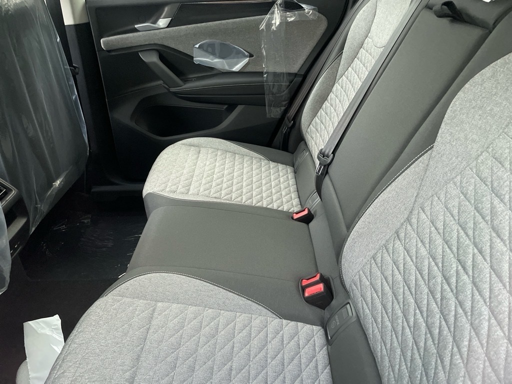 2025 Volkswagen Tiguan S photo 2