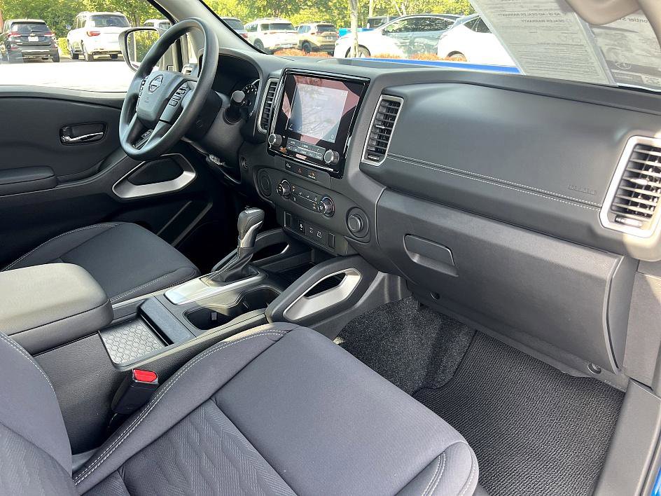 2024 Nissan Frontier SV photo 16