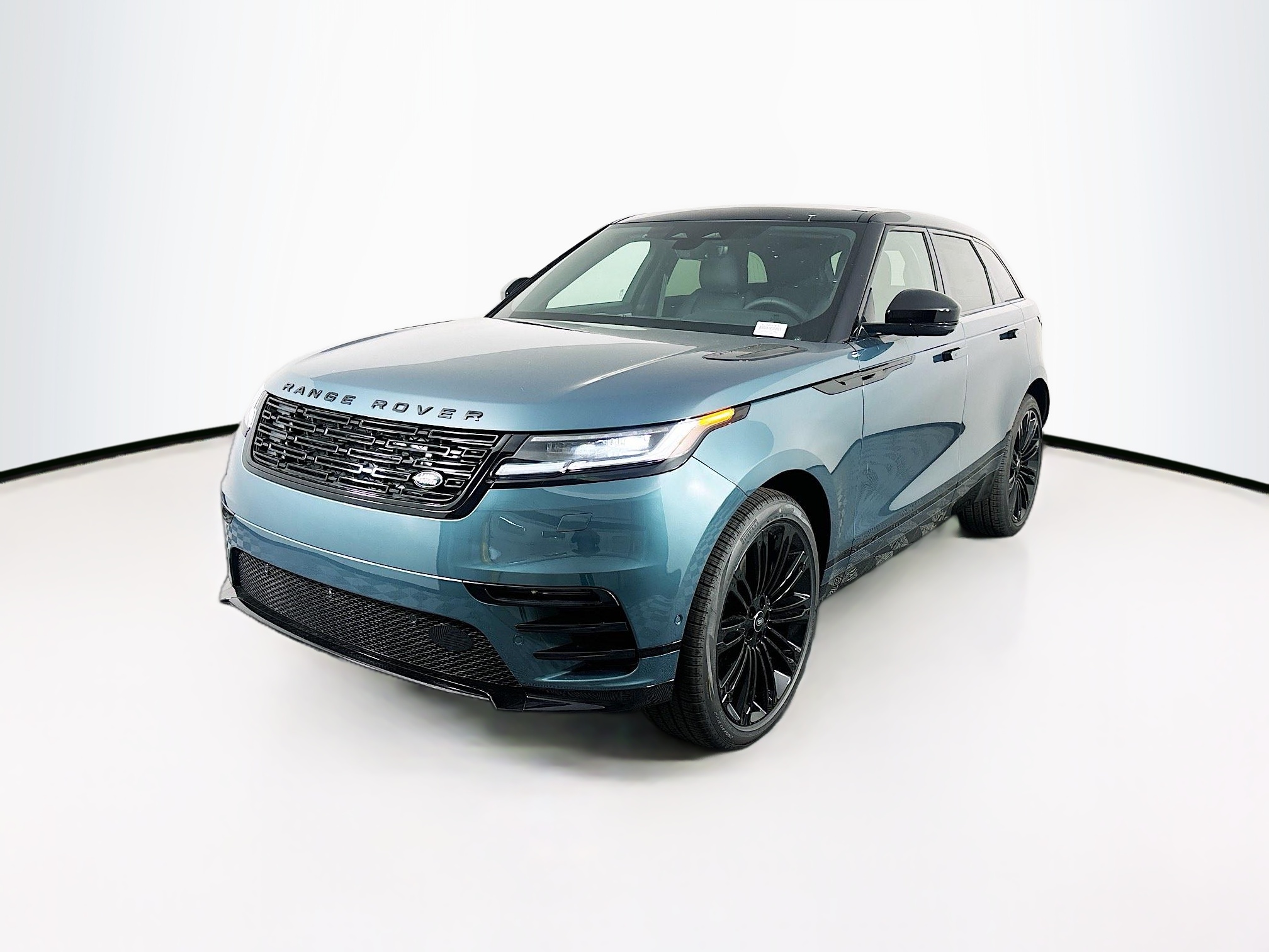 2026 Land Rover Range Rover Velar Dynamic SE's photo