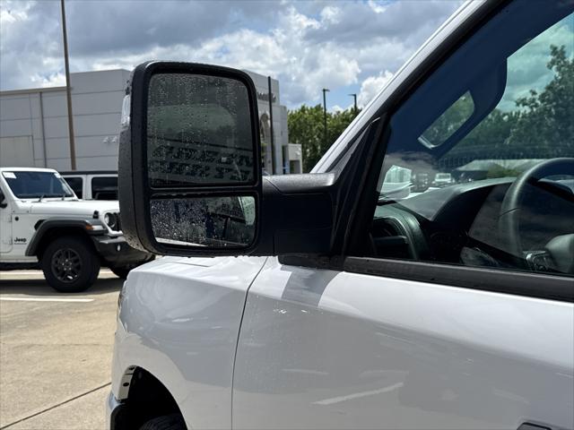 2025 Ram 1500 Tradesman photo 3