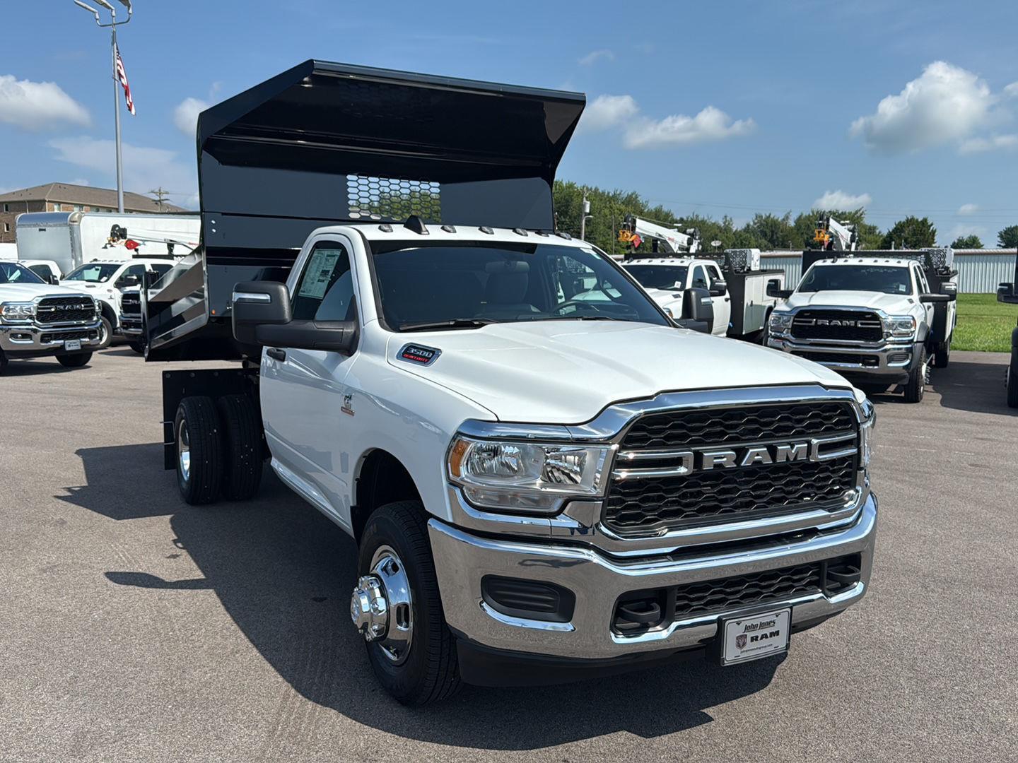 2024 Ram 3500 Tradesman photo 3