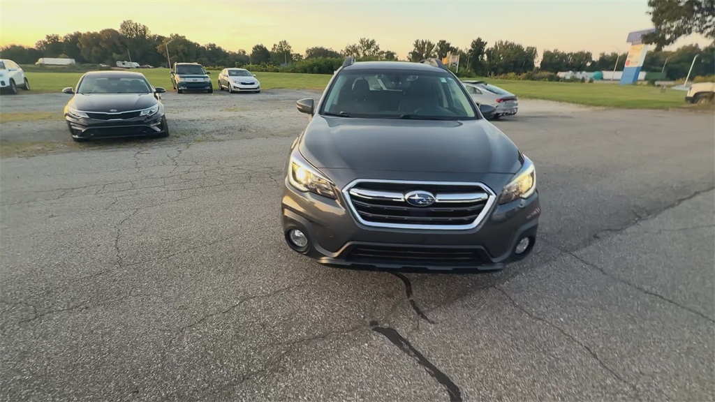 2019 Subaru Outback 2.5i photo 2