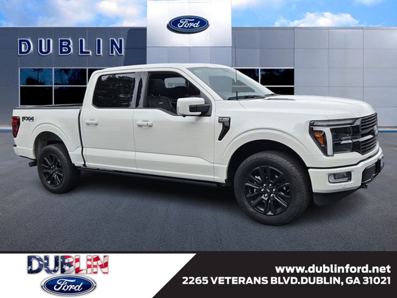 2025 Ford F-150 Platinum's photo