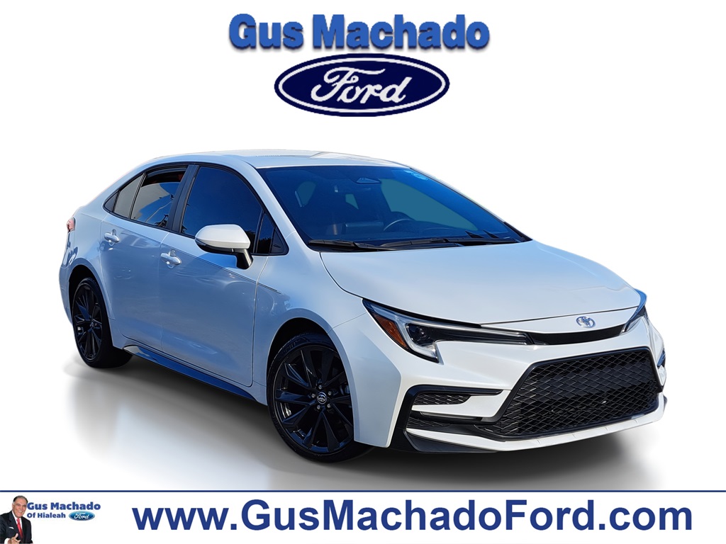 2023 Toyota Corolla SE's photo