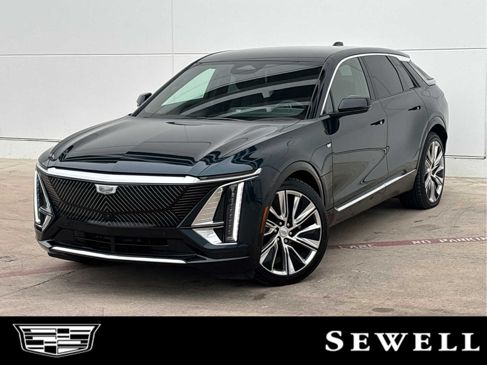 2024 Cadillac LYRIQ Luxury 3's photo