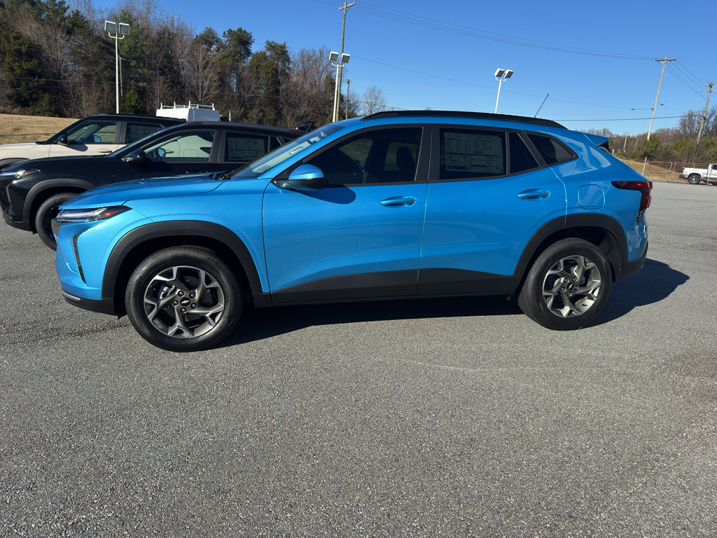 2026 Chevrolet Trax LT photo 3