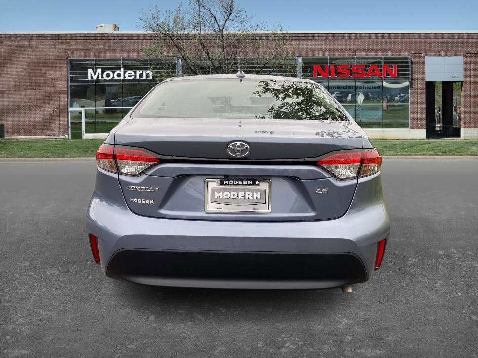 2023 Toyota Corolla LE photo 3