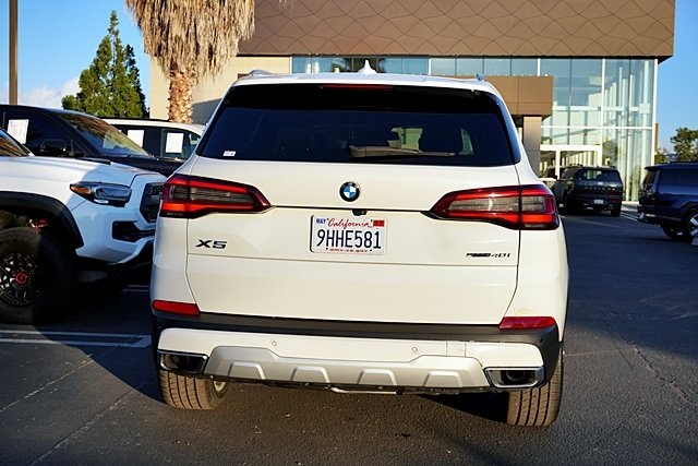 Used 2020 White BMW sDrive40i image 8