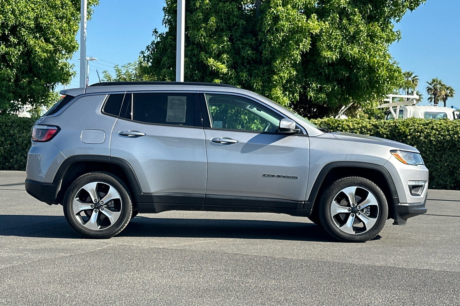 2018 Jeep Compass Latitude photo 3