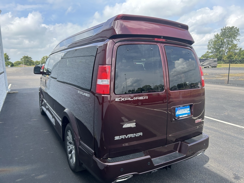 2025 Gmc Savana photo 6