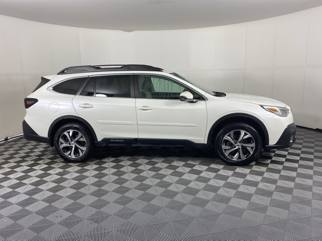 2022 Subaru Outback Limited photo 8