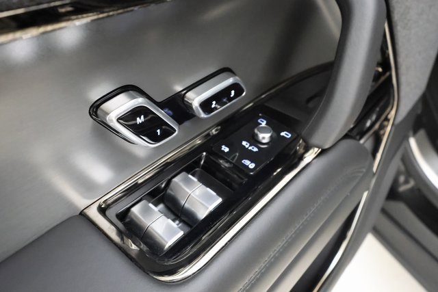 2024 Land Rover Range Rover Sport SE photo 9