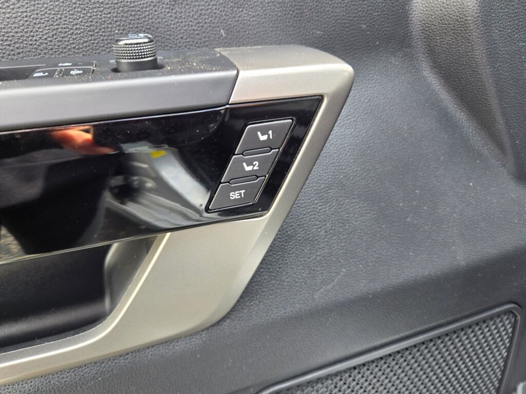 2023 Toyota Tundra Limited photo 24