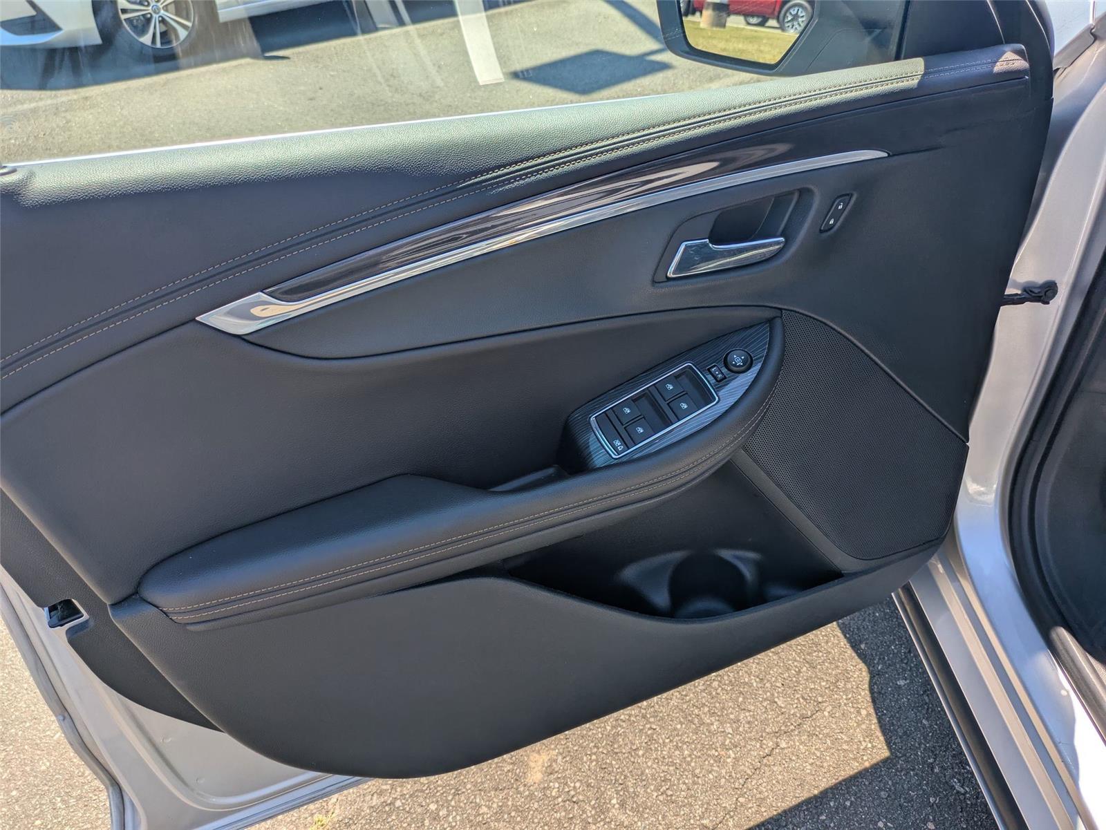 2017 Chevrolet Impala 1LT photo 11