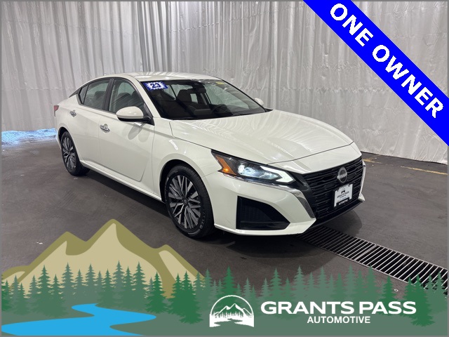 2023 Nissan Altima SV's photo