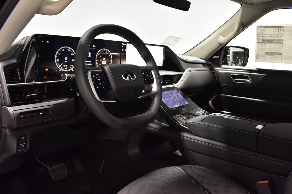 2026 Infiniti QX80 Luxe photo 9