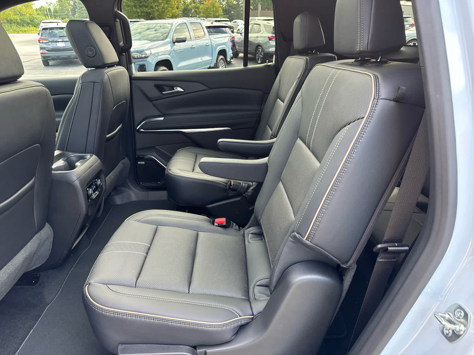 2026 Chevrolet Traverse High Country photo 20