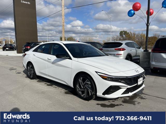 2025 Hyundai Elantra SEL Sport photo 3