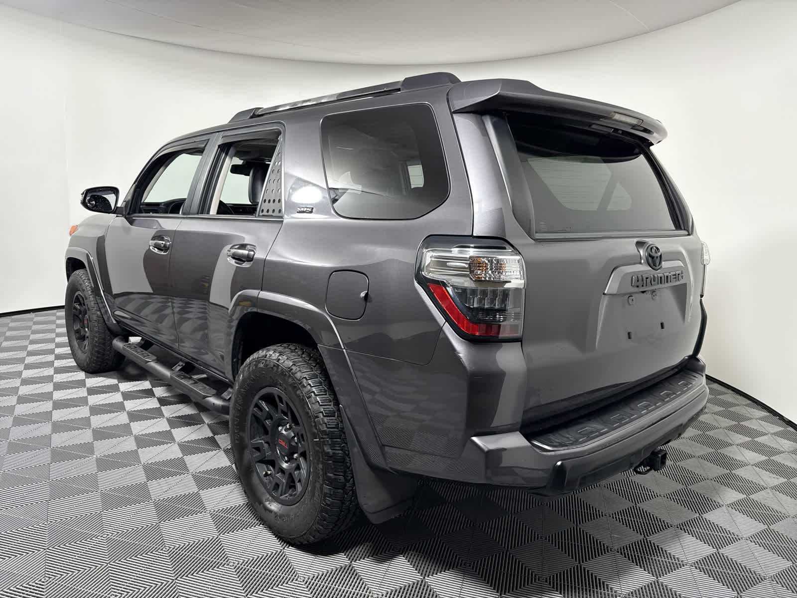 2021 Toyota 4Runner SR5 Premium photo 3