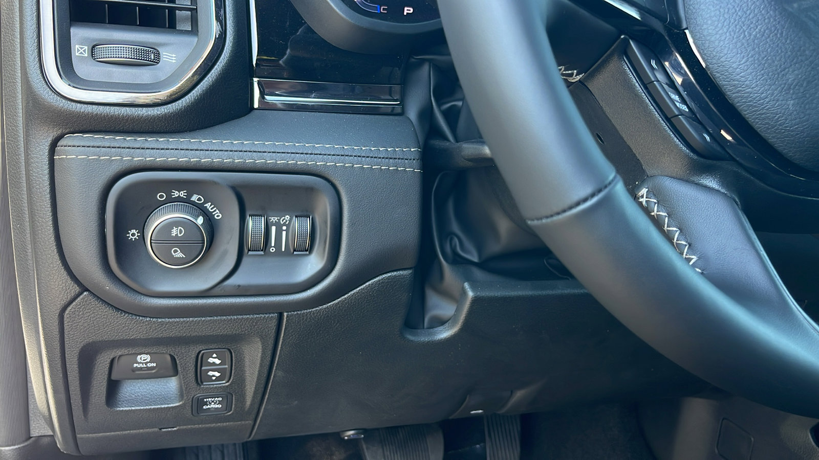 2025 Ram 1500 Limited photo 21