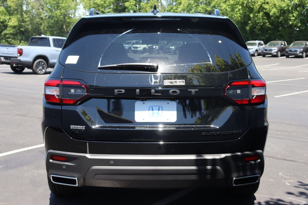 2025 Honda Pilot Black Edition photo 3