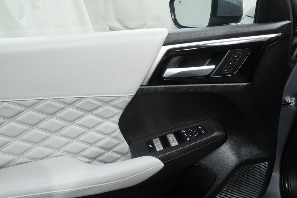 2024 Mitsubishi Outlander SEL photo 23