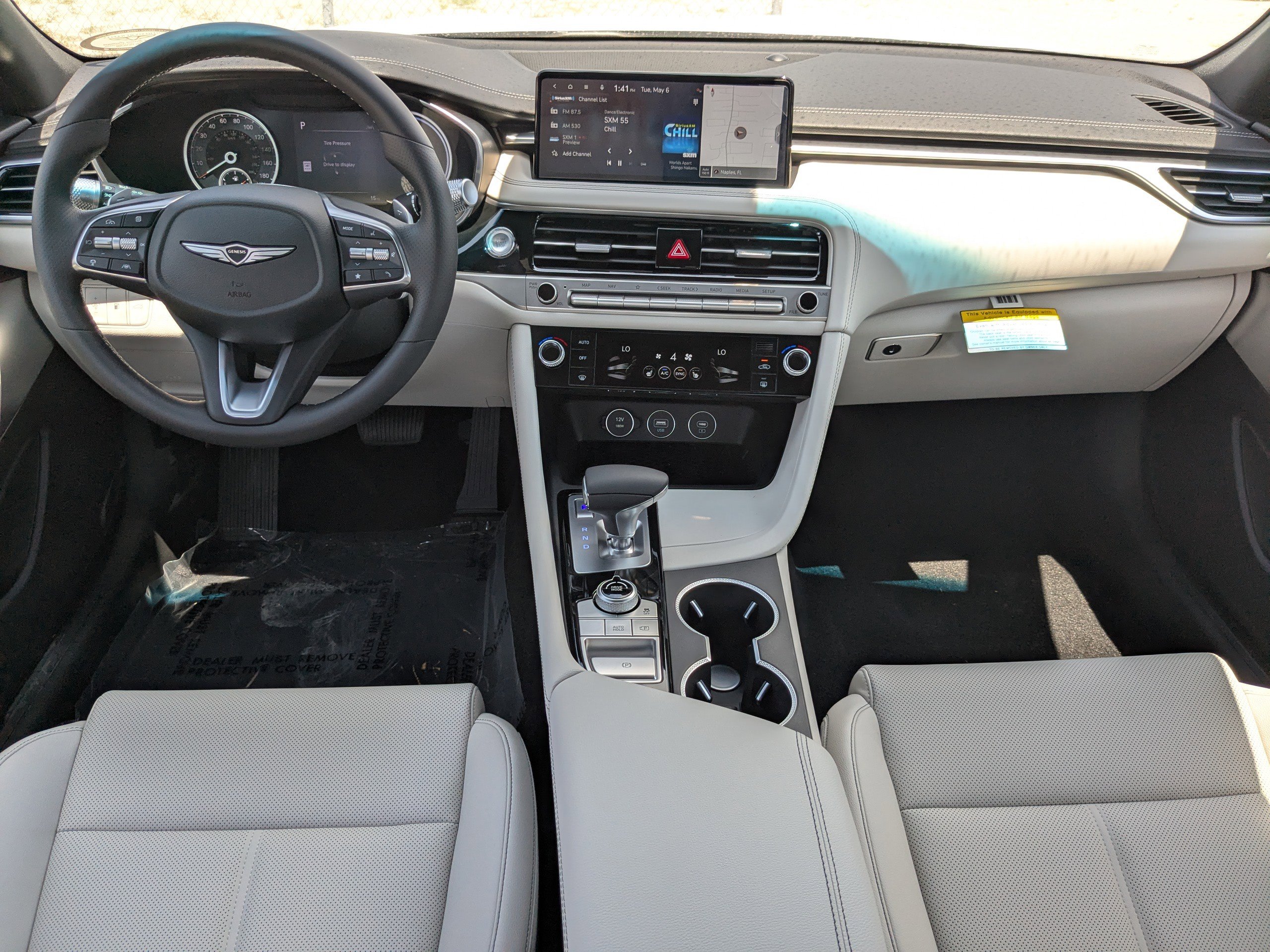 2025 Genesis G70 2.5T photo 10