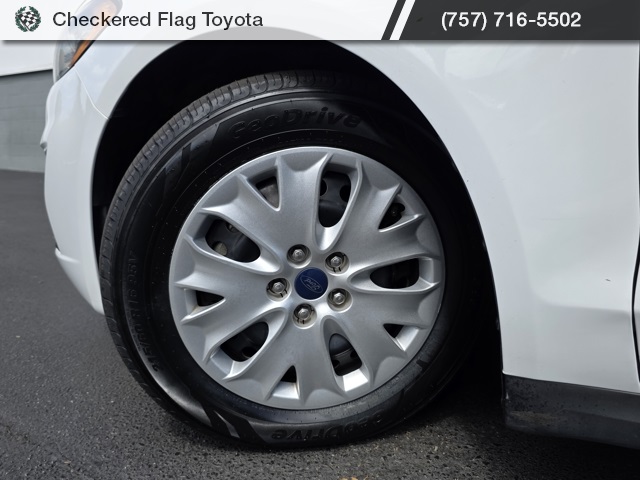 2020 Ford Fusion S photo 13
