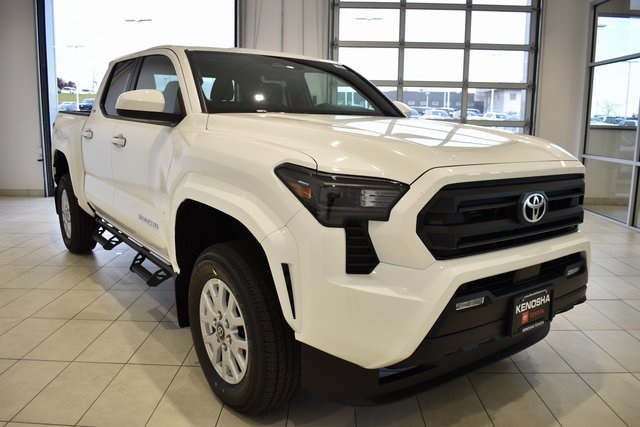 2025 Toyota Tacoma SR5's photo