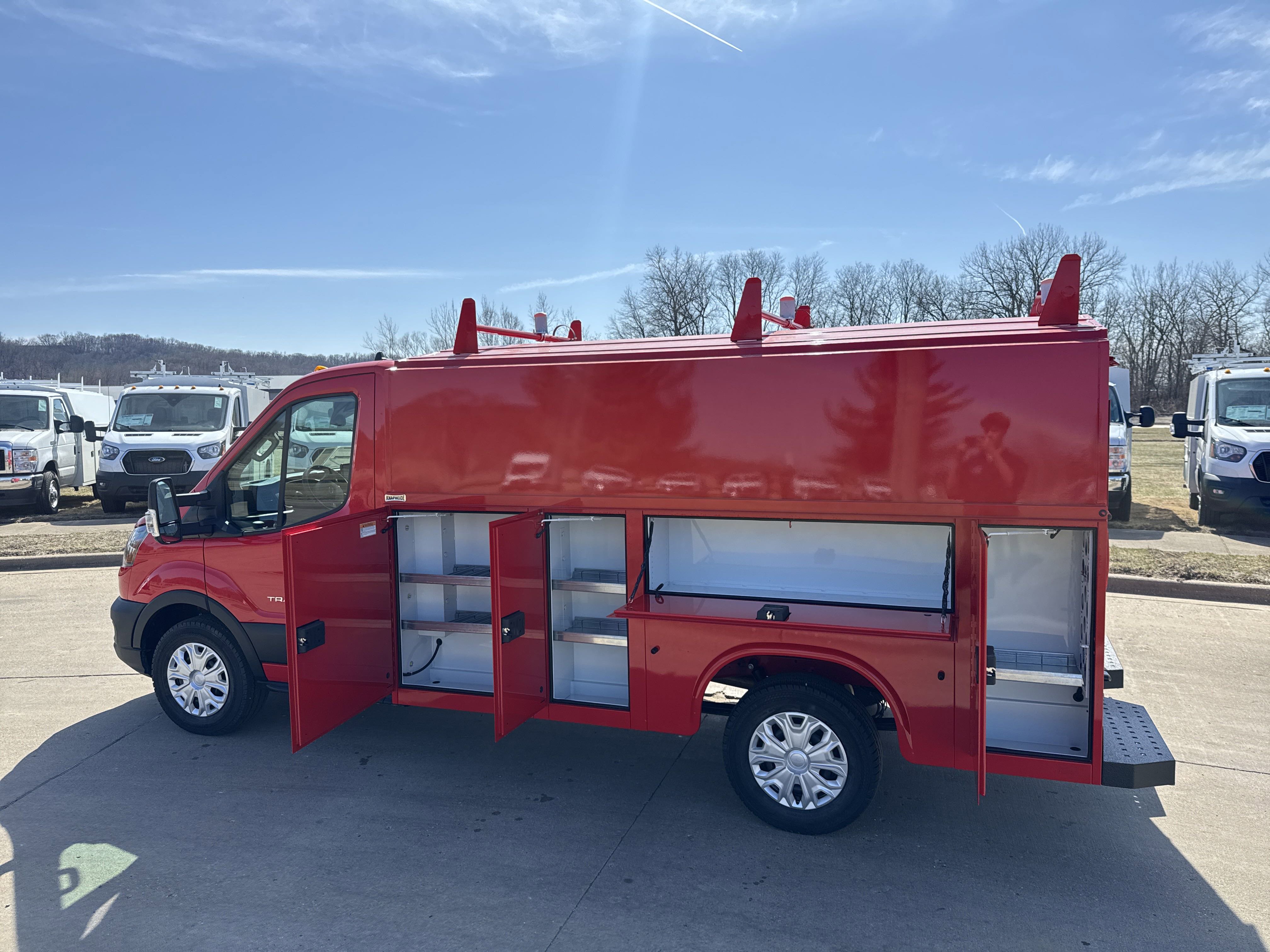 2024 Ford Transit Cutaway photo 2