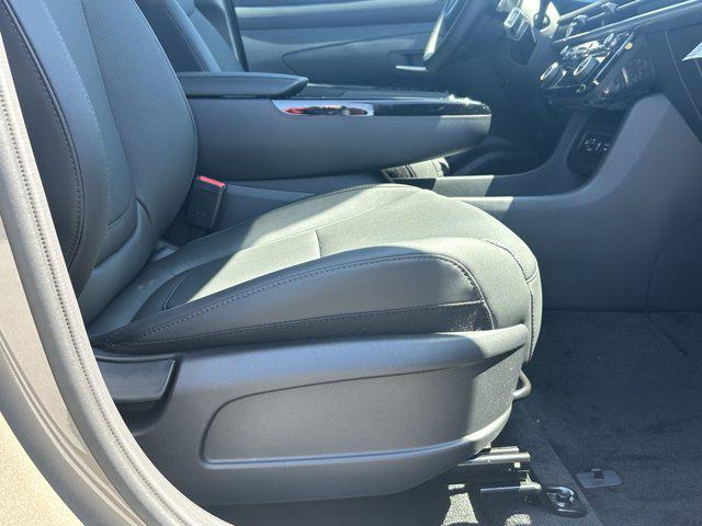 2025 Hyundai Tucson Hybrid SEL Convenience photo 11