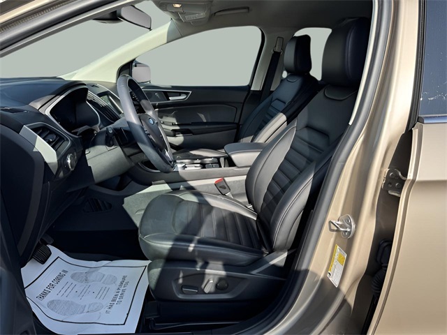 2020 Ford Edge SEL photo 18