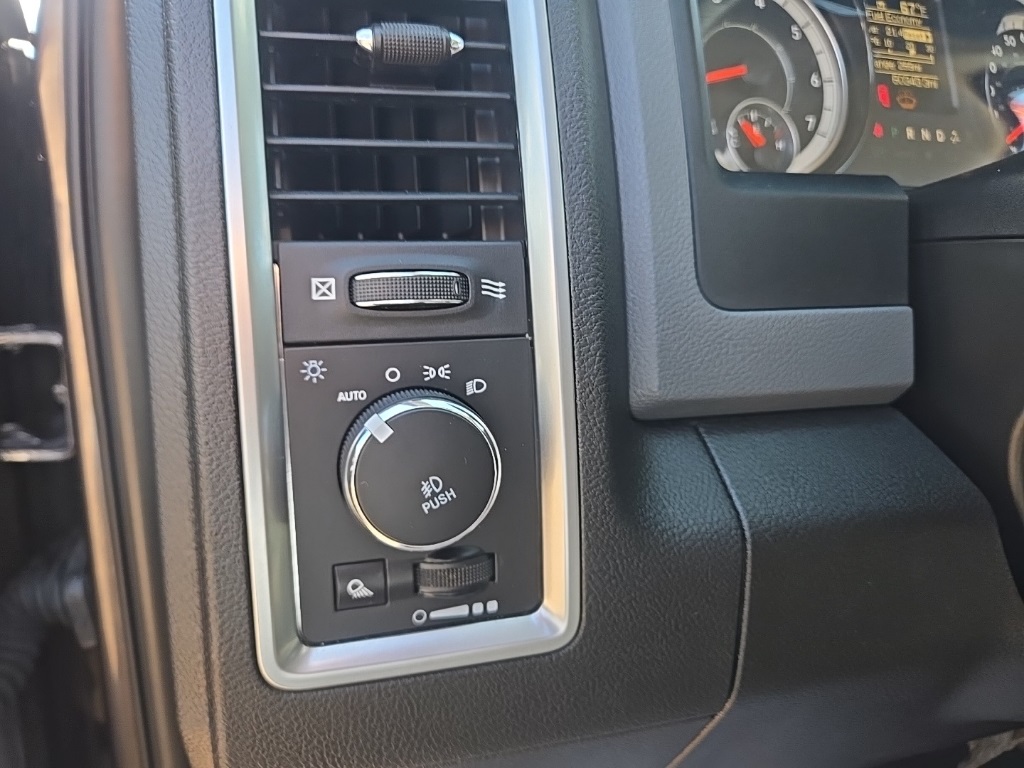 2019 Ram 1500 Classic Warlock photo 12
