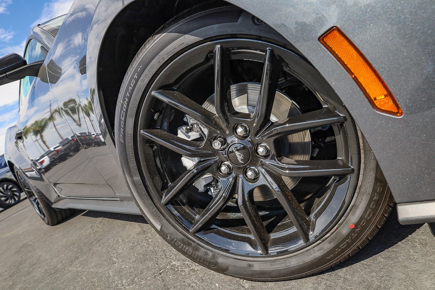 2025 Ford Mustang EcoBoost Premium photo 2