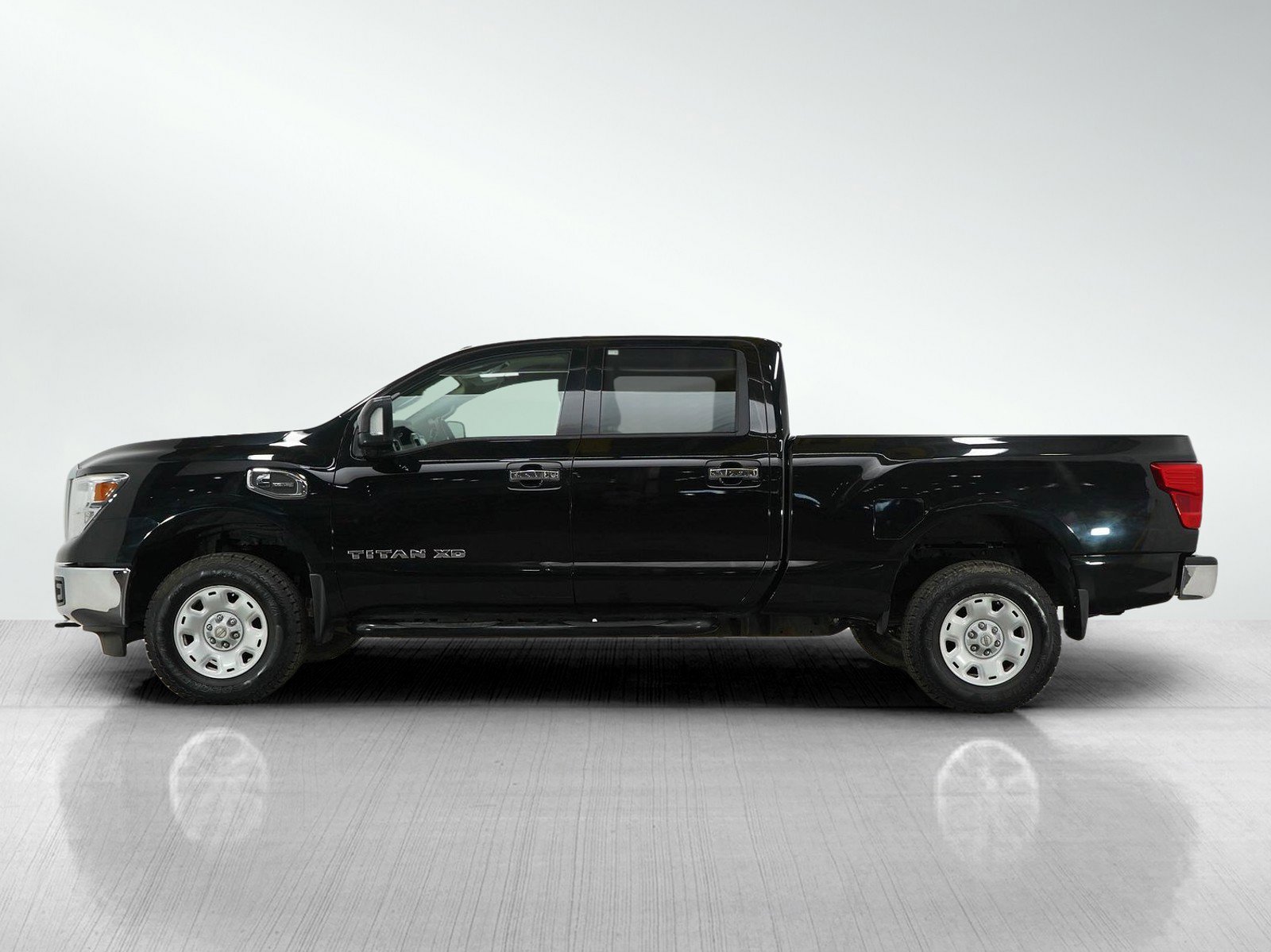 Used 2018 Nissan Titan XD SV with VIN 1N6BA1F37JN515320 for sale in Burnsville, Minnesota