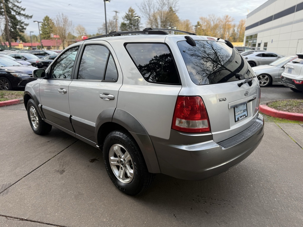 2005 Kia Sorento LX photo 3
