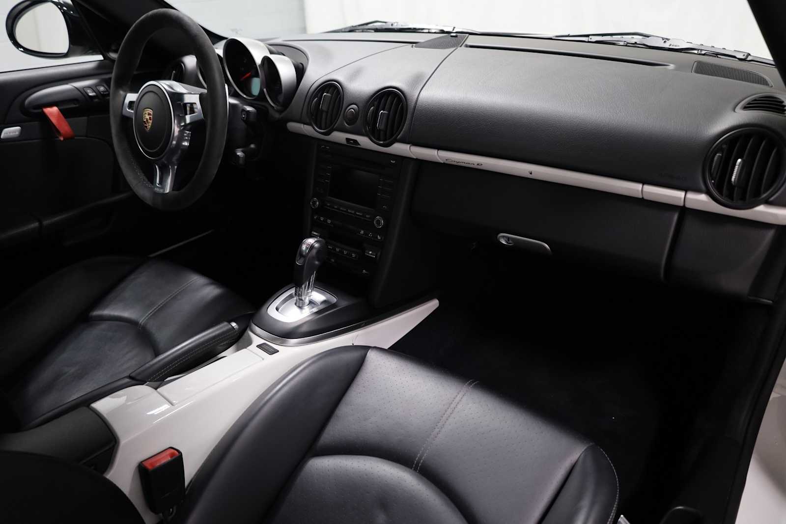 2012 Porsche Cayman R photo 6