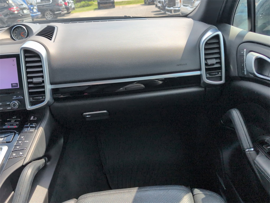 2017 Porsche Cayenne Platinum Edition photo 17