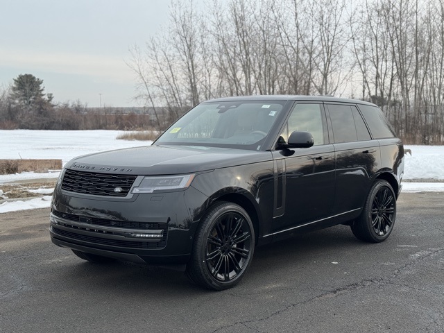 2026 Land Rover Range Rover SE's photo