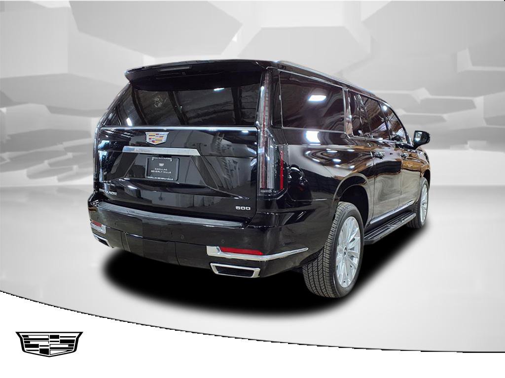 2025 Cadillac Escalade ESV Luxury photo 2
