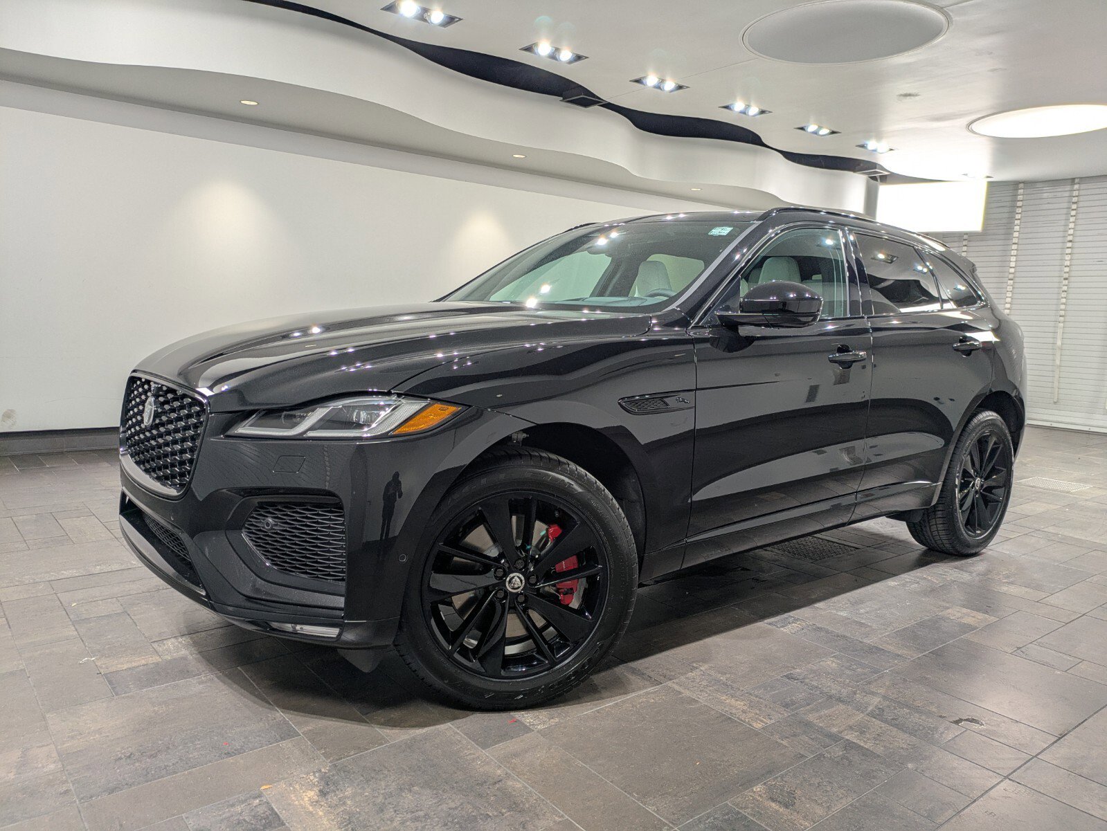 2026 Jaguar F-Pace R-Dynamic S's photo