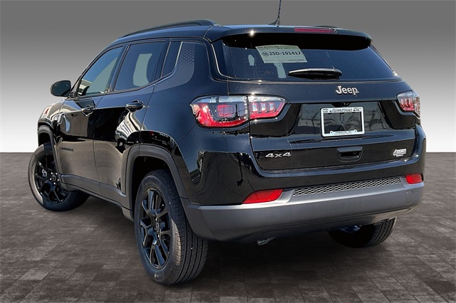 2025 Jeep Compass Latitude photo 3