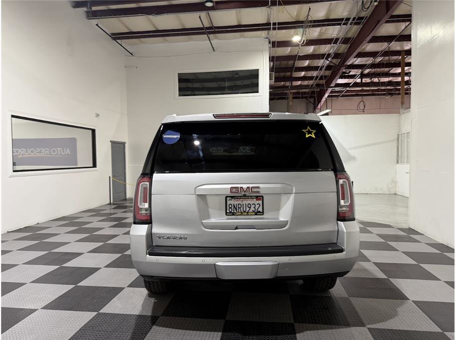 2019 Gmc Yukon SLT photo 3