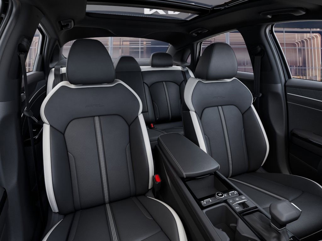 2025 Kia K5 GT-Line photo 14