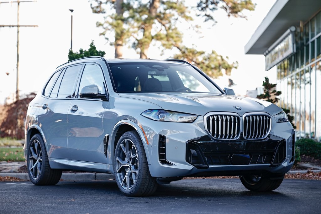 2026 BMW X5 50e's photo