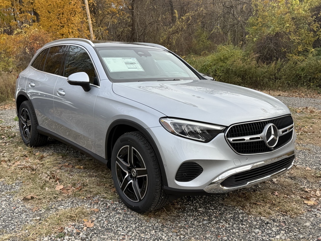 2026 Mercedes-Benz GLC Base's photo