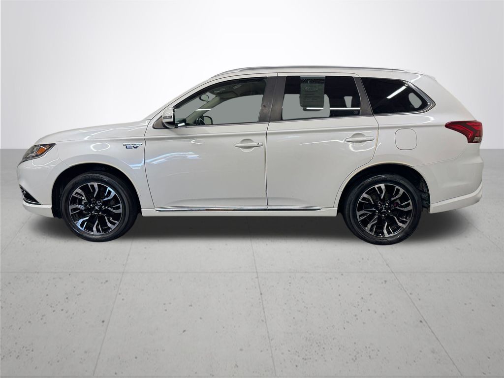 2018 Mitsubishi Outlander PHEV SEL photo 3