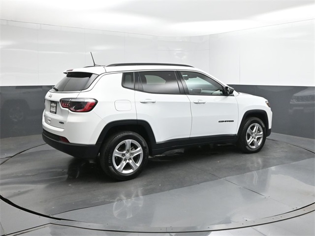 2024 Jeep Compass Latitude photo 14