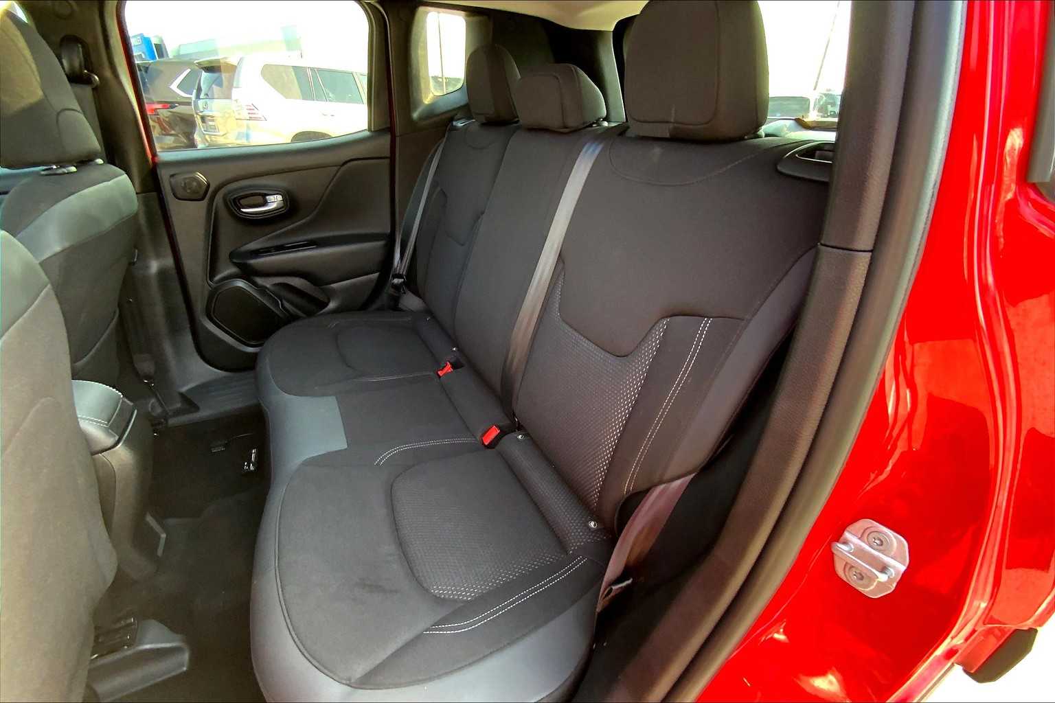 2023 Jeep Renegade Latitude photo 19