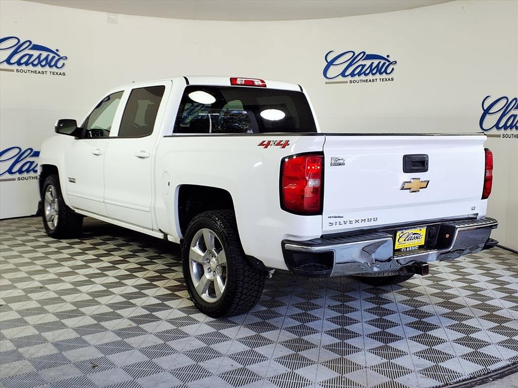 2018 Chevrolet Silverado 1500 LT photo 2